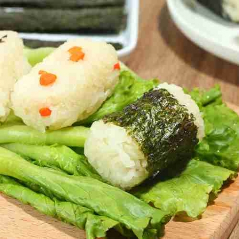 Seven cut roasted seaweed