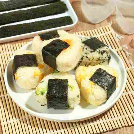 Seven cut roasted seaweed
